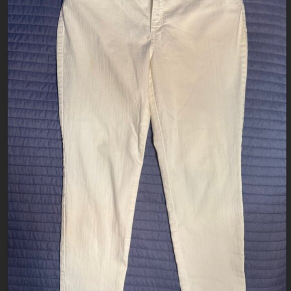 White So Slimming by Chico's Denim with Zippered Pockets White Jeans | Size 10 - Picture 9 of 9
